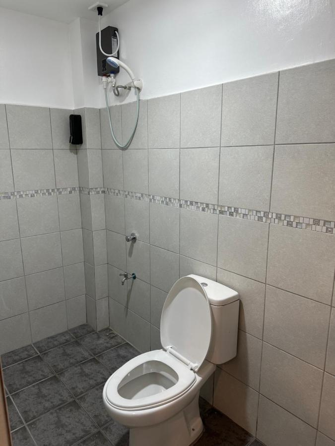 Aden Hotel Макати Экстерьер фото