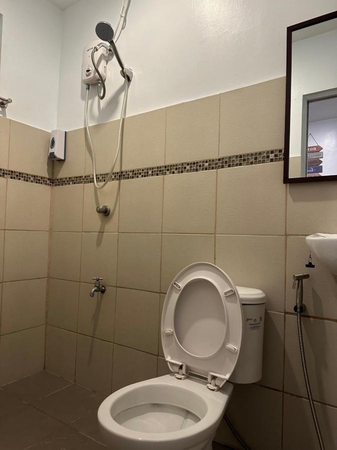 Aden Hotel Макати Экстерьер фото